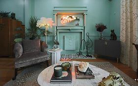 The Cat'S Meow Apt 1 Sunset Heights